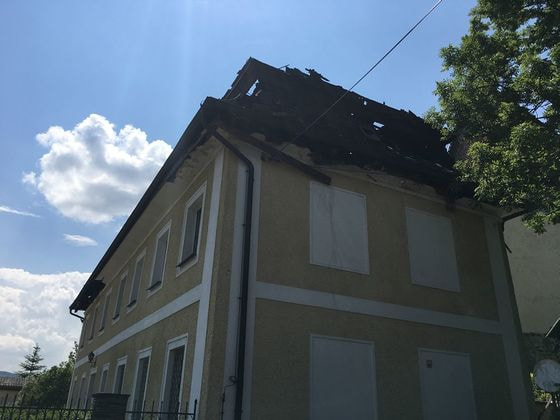 Der Pfarrhof Frankenmarkt nach dem Brand.