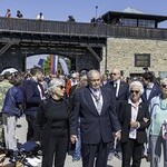 v.  l.: die drei Mauthausen-Babys Hana Berger Moran, Mark Olsky und Eva Clarke sowie Zeitzeugin Katja Sturm-Schnabl