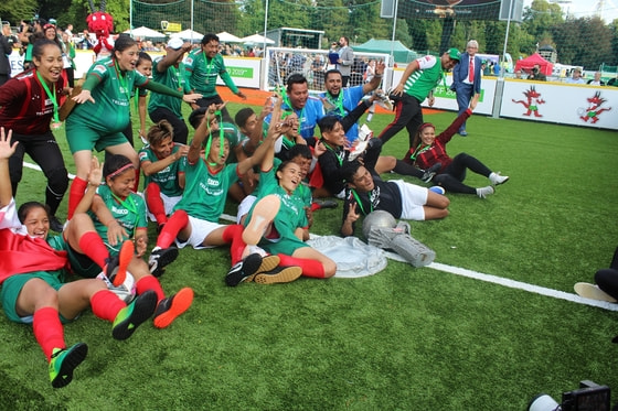 Mexiko feiert den doppelten Titel