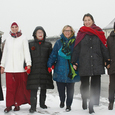 Frauen verschiedener Religionen gegen Pegida / Erich Leonhard v.l.: Schwester Beatrix Mayrhofer/katholische Christin, Amani Abuzahra/Muslimin, Susanne Scholl/Jüdin, Melitta Toth/katholische Christin, Barbara Heyse-Schaefer/evangelische Christin, Geetha Nayak/Hindu