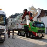 Transport des neuen Altars in den Linzer Mariendom
